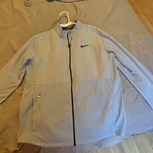 woman’s nike jacket size medium